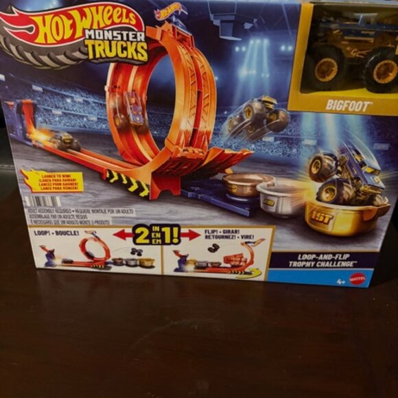 Hot Wheels Loop And Flip Trophy Challenge Playset - Picture 3 of 8